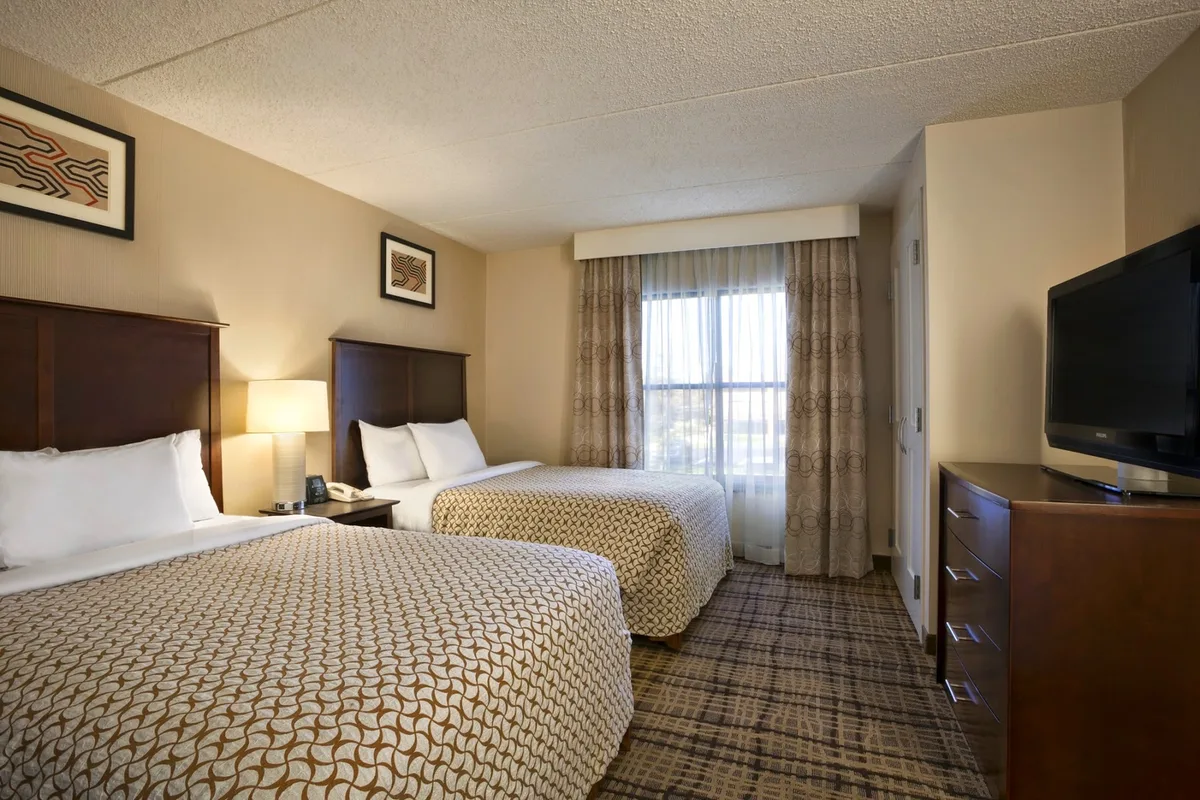 Embassy Suites by Hilton Cleveland Beachwood — 3
