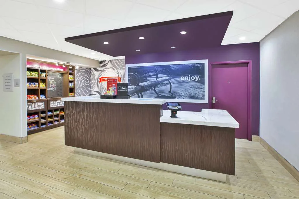 Hampton Inn & Suites Oakwood Village-Cleveland