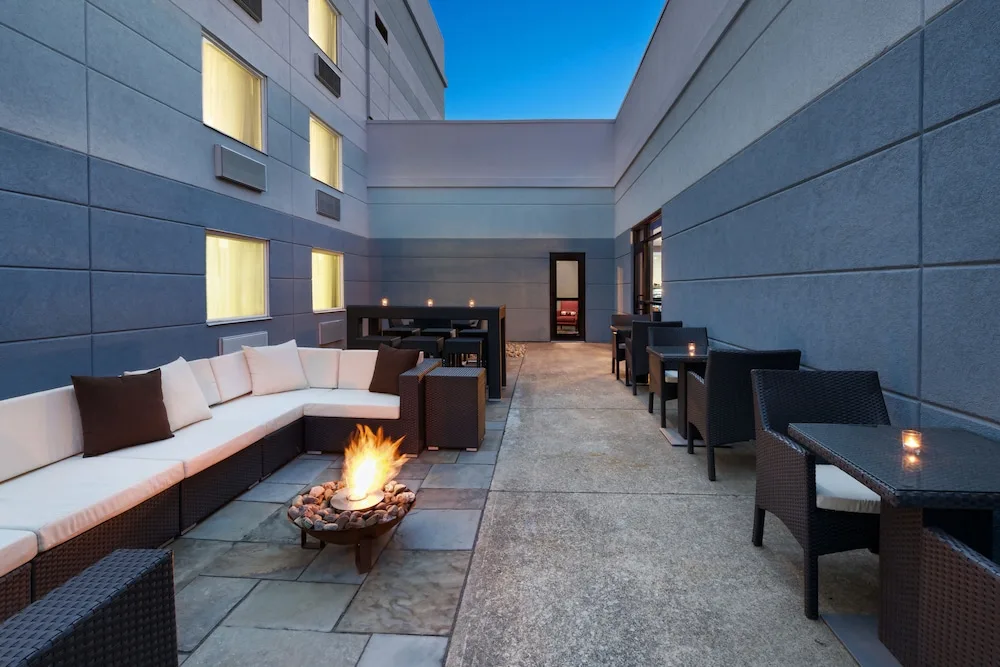Hotel Indigo Cleveland-Beachwood, an IHG Hotel