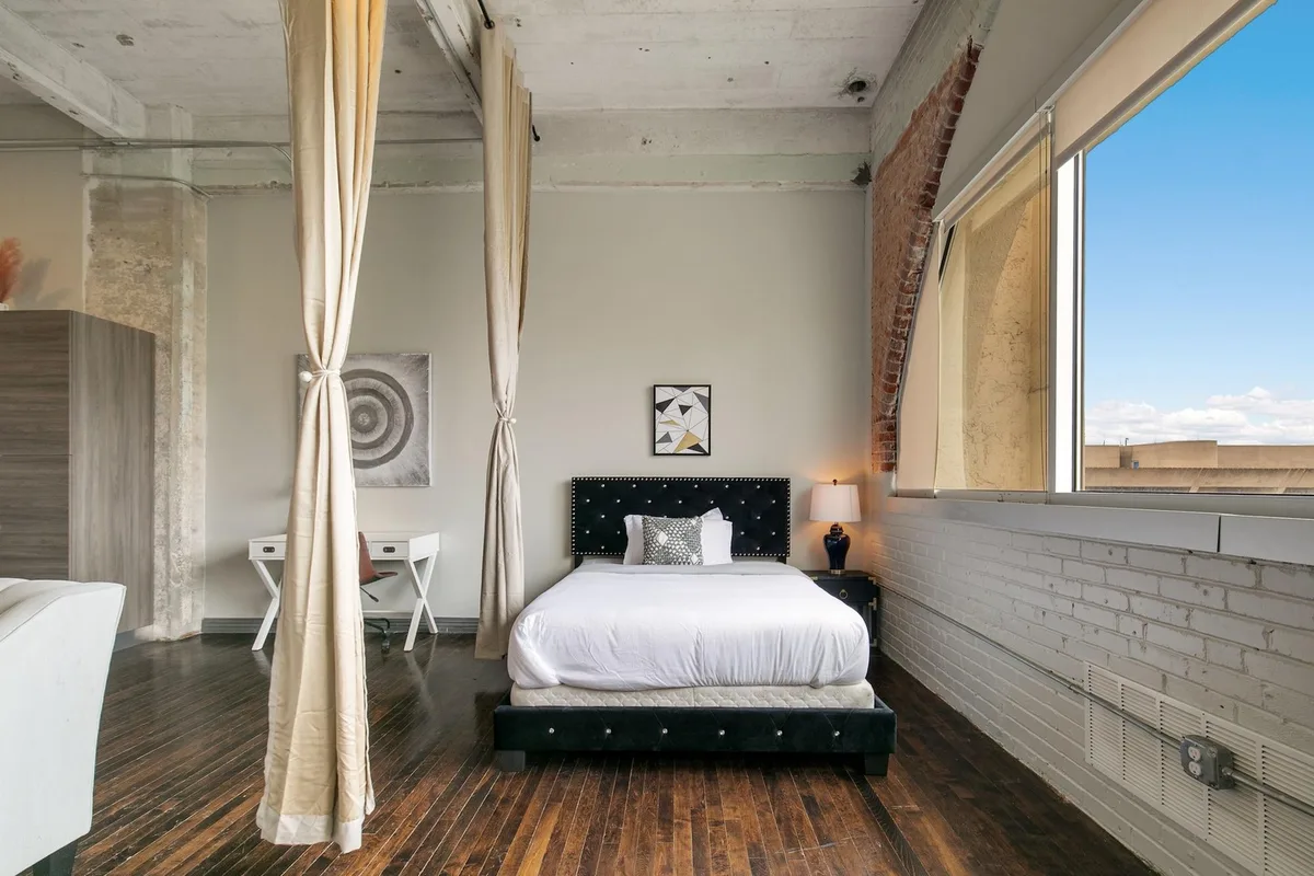Amyfinehouse Luxury Downtown Stay