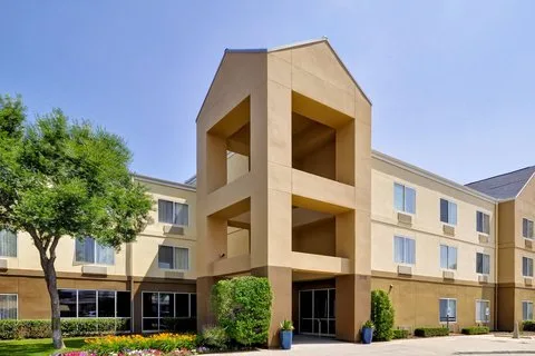 Fairfield by Marriott Inn & Suites Dallas Medical/Market Center — 2