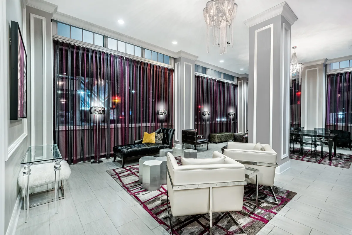 Hotel Indigo Dallas Downtown by IHG — 2