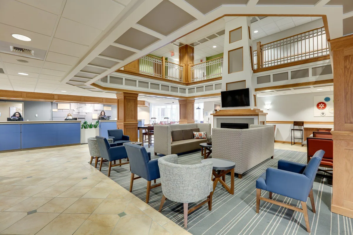 Holiday Inn Express Rainier Inn & Rainier Complex — 3