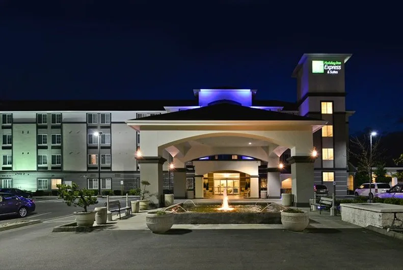 Holiday Inn Express & Suites Tacoma South - Lakewood by IHG