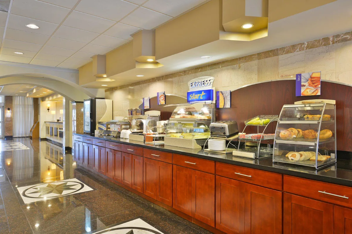 Holiday Inn Express & Suites Tacoma South - Lakewood by IHG — 3