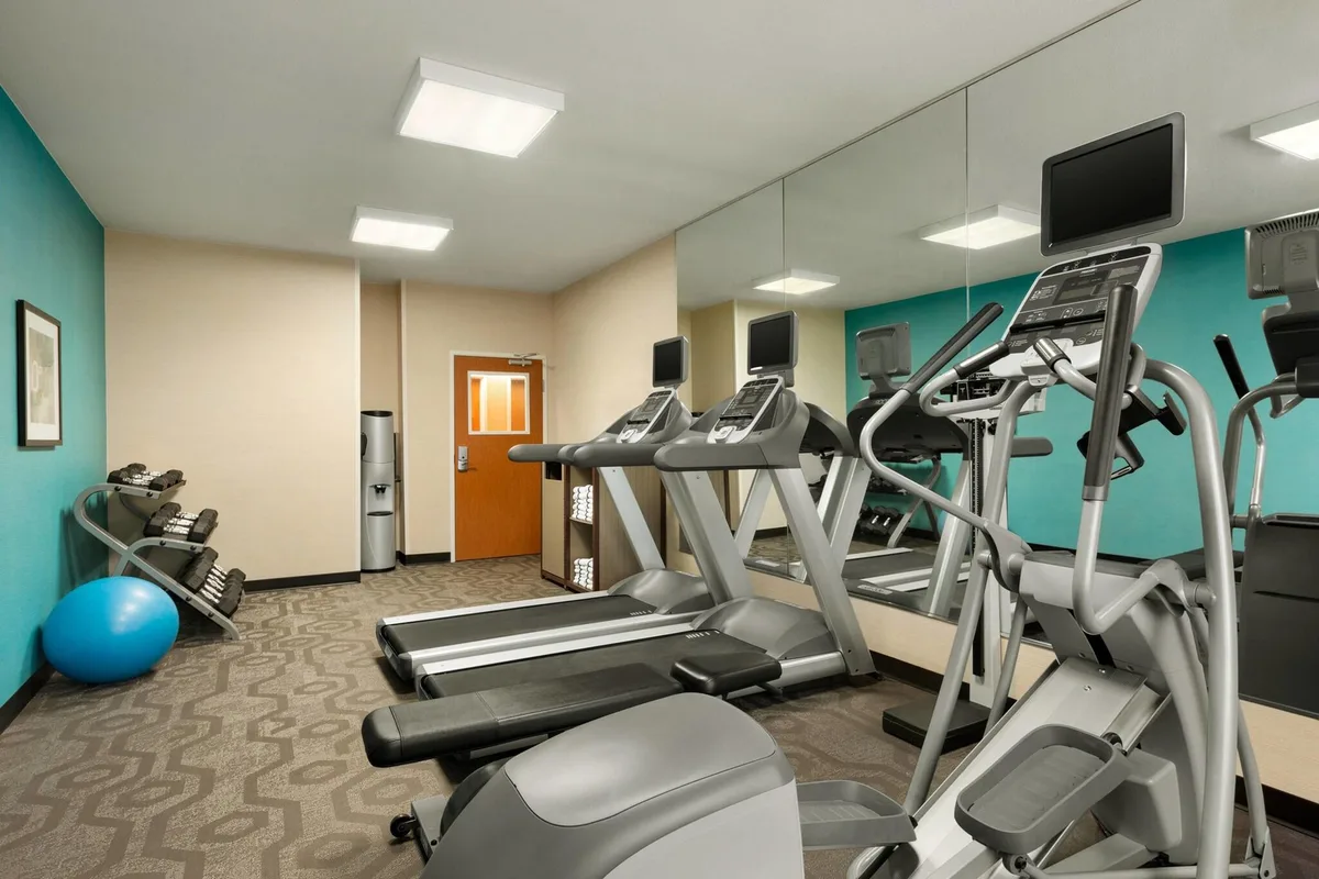 Comfort Inn & Suites Houston North - Spring — 5