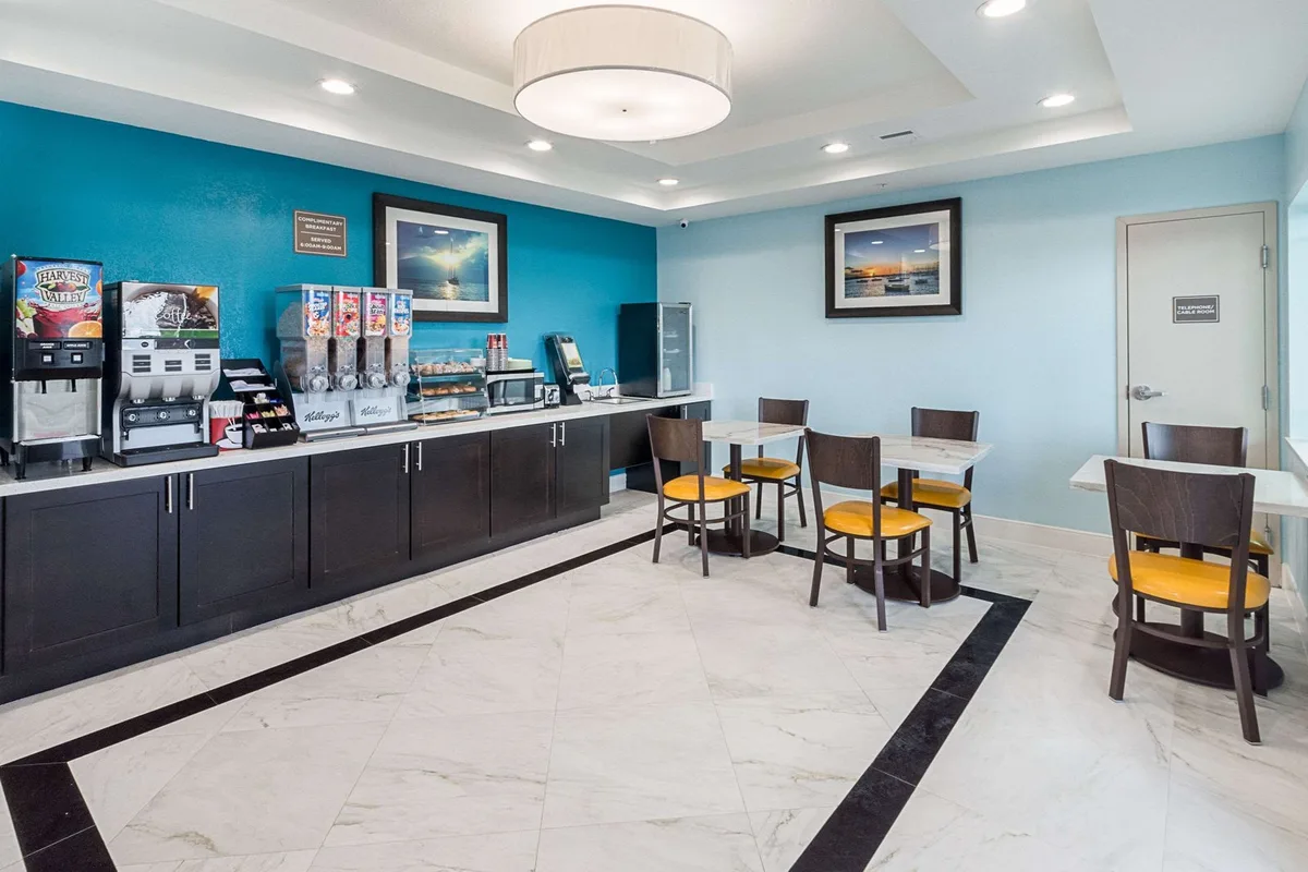 Econo Lodge Inn & Suites Houston NW-Cy-Fair — 2