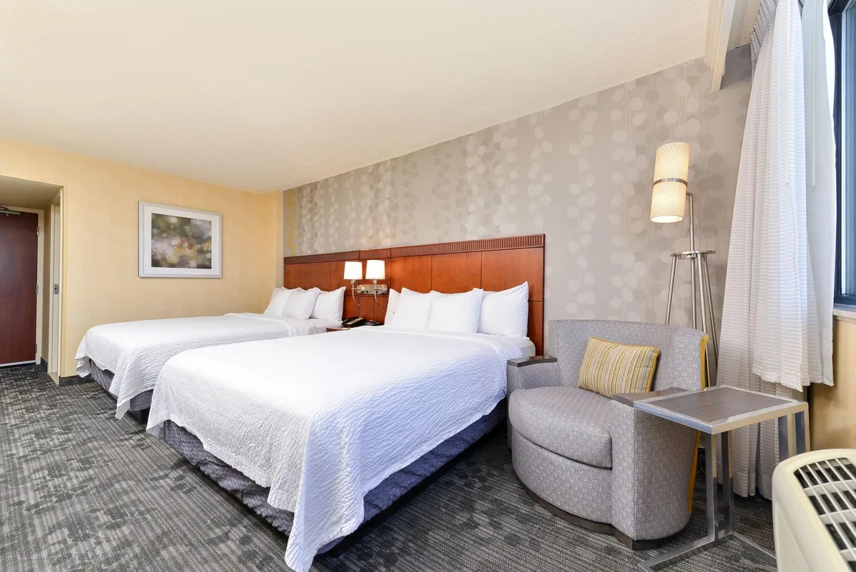 Courtyard by Marriott Denver Cherry Creek — 4