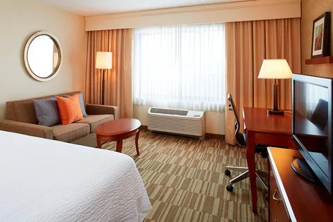 Courtyard by Marriott Denver South/Park Meadows Mall — 4