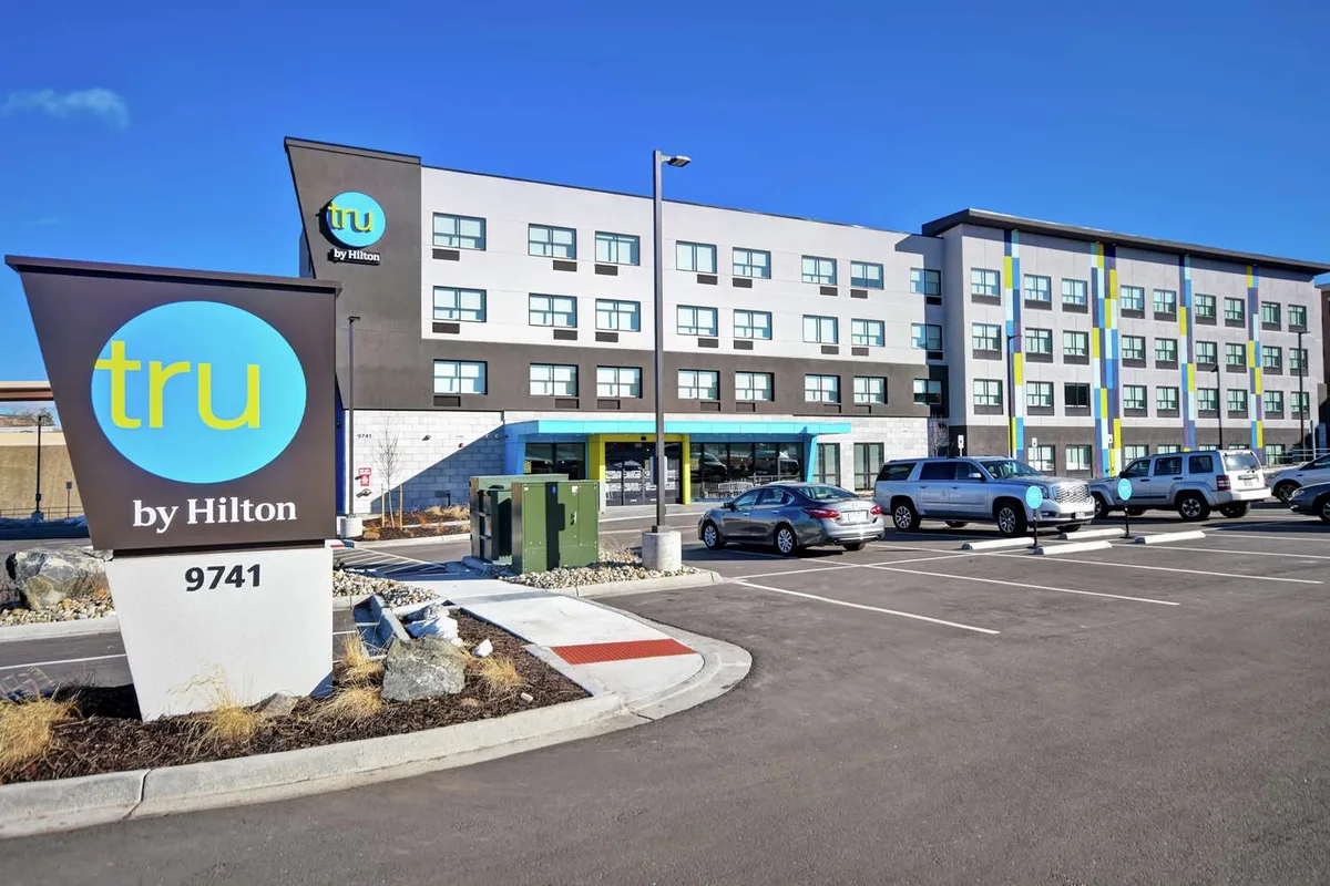 Tru by Hilton Denver South Park Meadows — 5