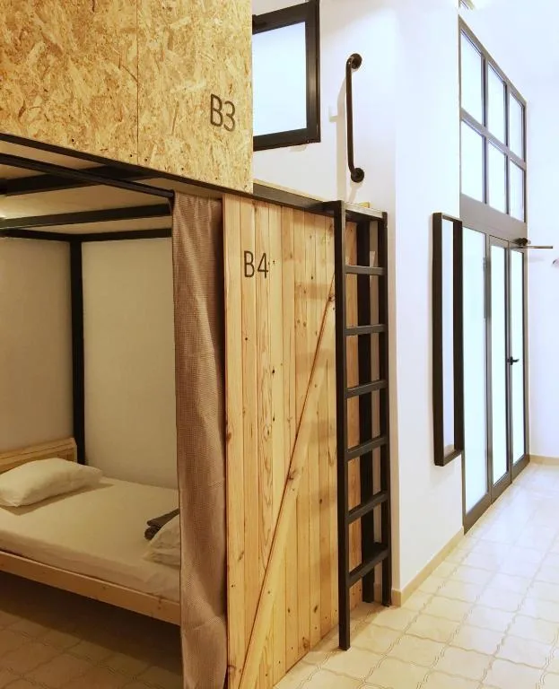 Hostel Numero Trece - Albergue Juvenil - FREE towels, coffee & tea, remote check-in photo 2