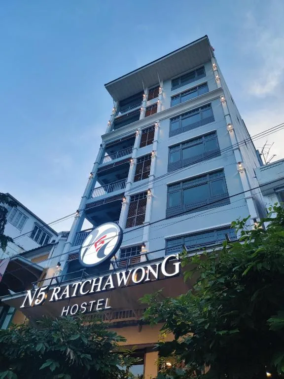 N5 Ratchawong Hostel