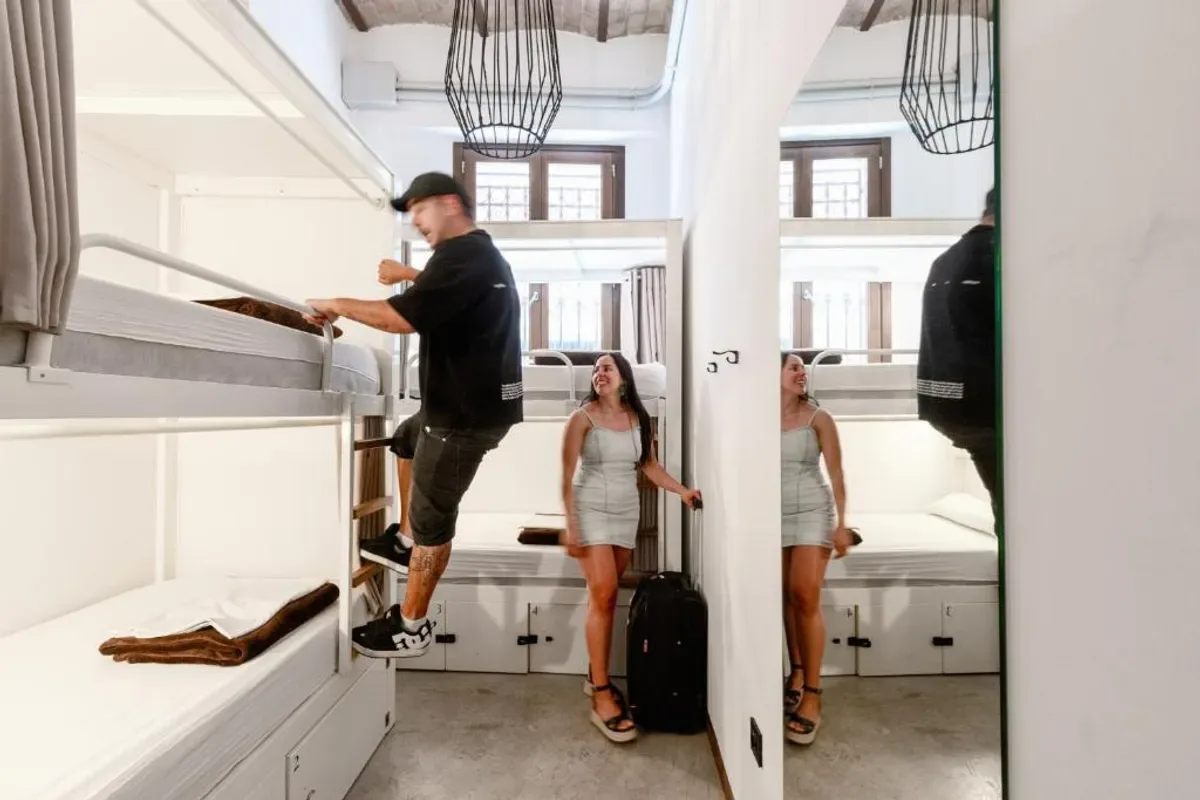 Black Swan Hostel Granada
