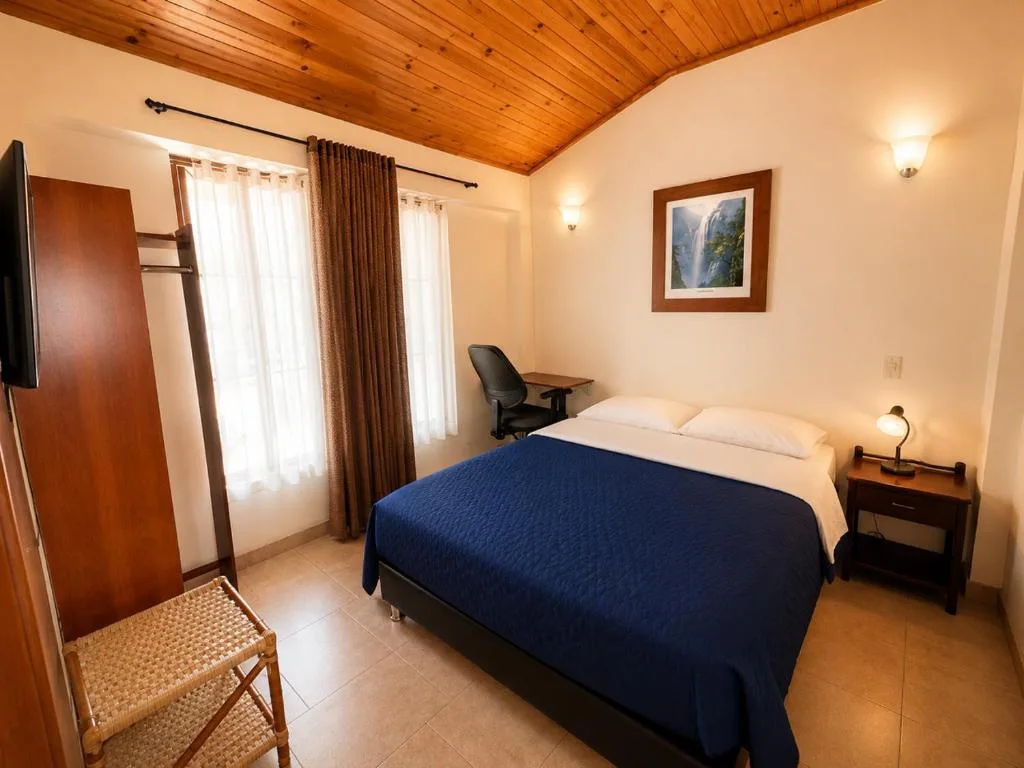 Hostal La Candelaria photo 2