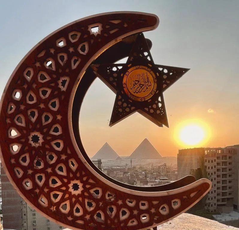 Jessy Pyramids View Inn