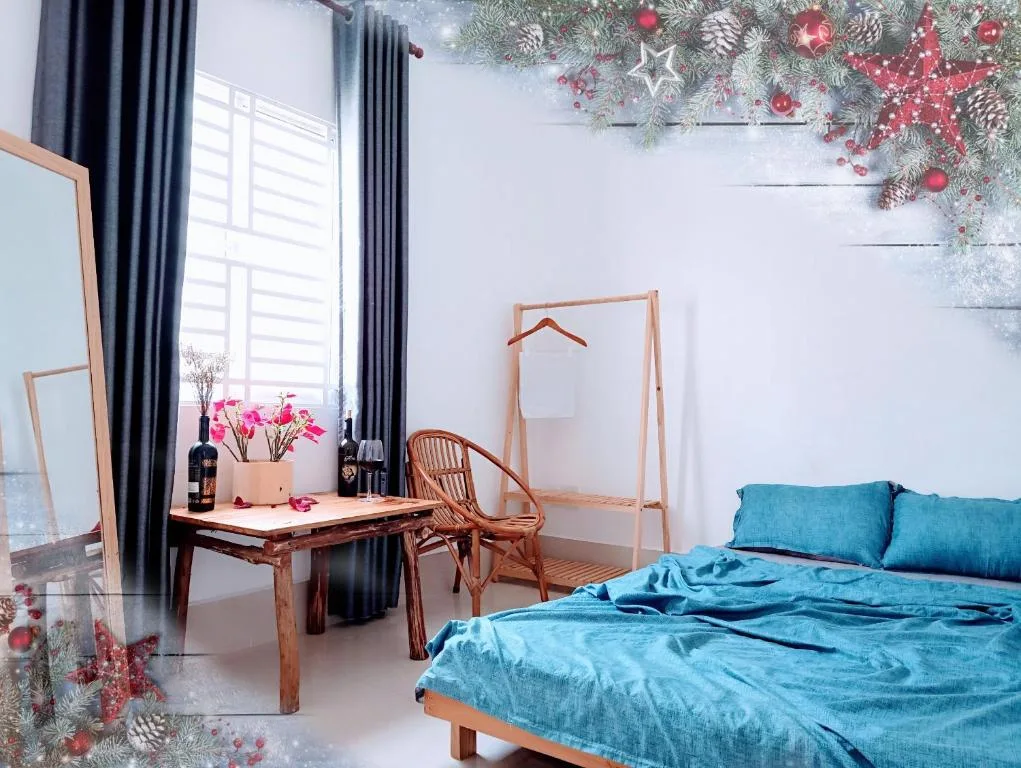 Adora Central Park hostel with rooftop and floating market tour