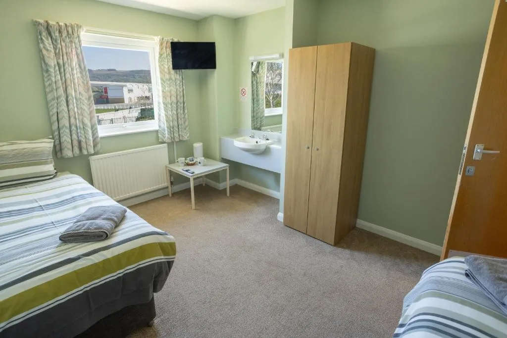 Hunters Lodge photo 2