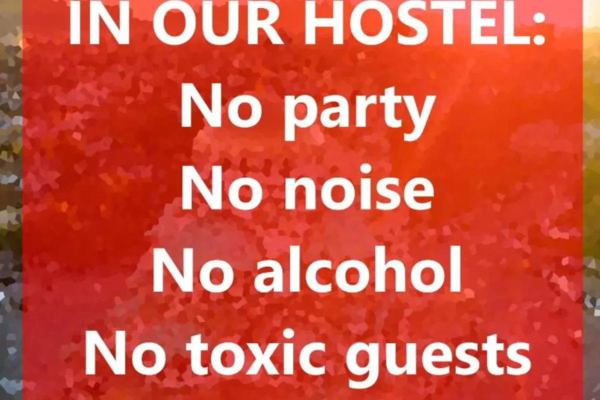 "No party & Many rules" Hostel N1