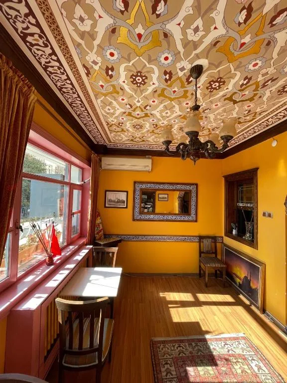 Cheers Vintage Hostel photo 4