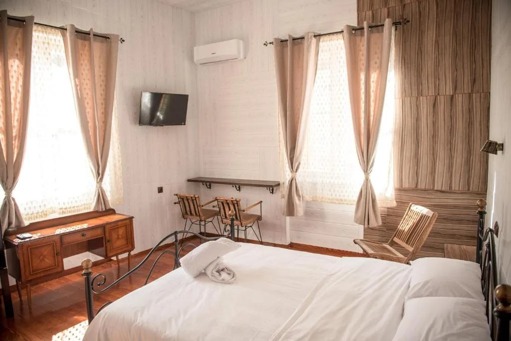 1920's Rooms & Beds