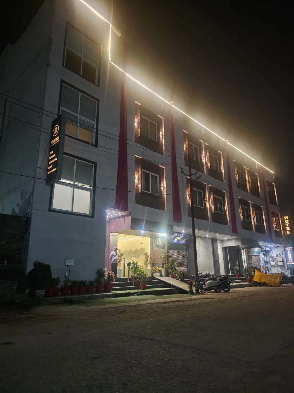 THE IMPERIAL HOTEL AND CONVENTION CENTRE photo 2