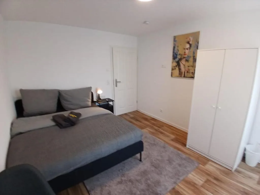 City Hub Room 22 - mit Balkon - Coffee for free - photo 2