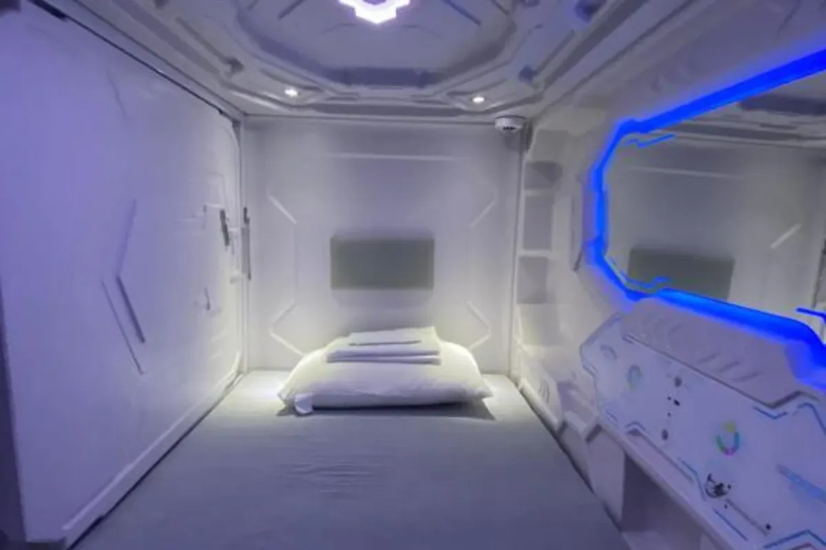 Mermaid Space Capsule Hostel photo 3