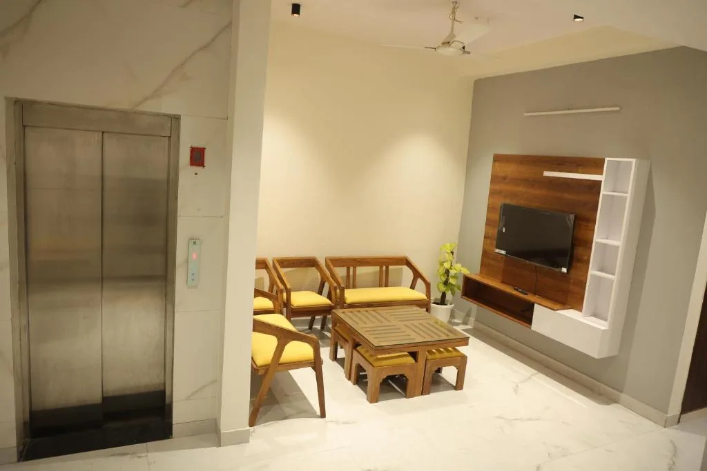 Back Stayz Delhi photo 4