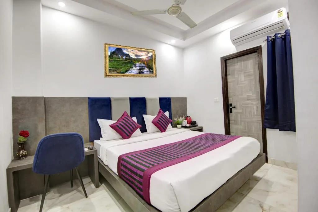 Hotel S B Inn Near New Delhi railway Station Paharganj