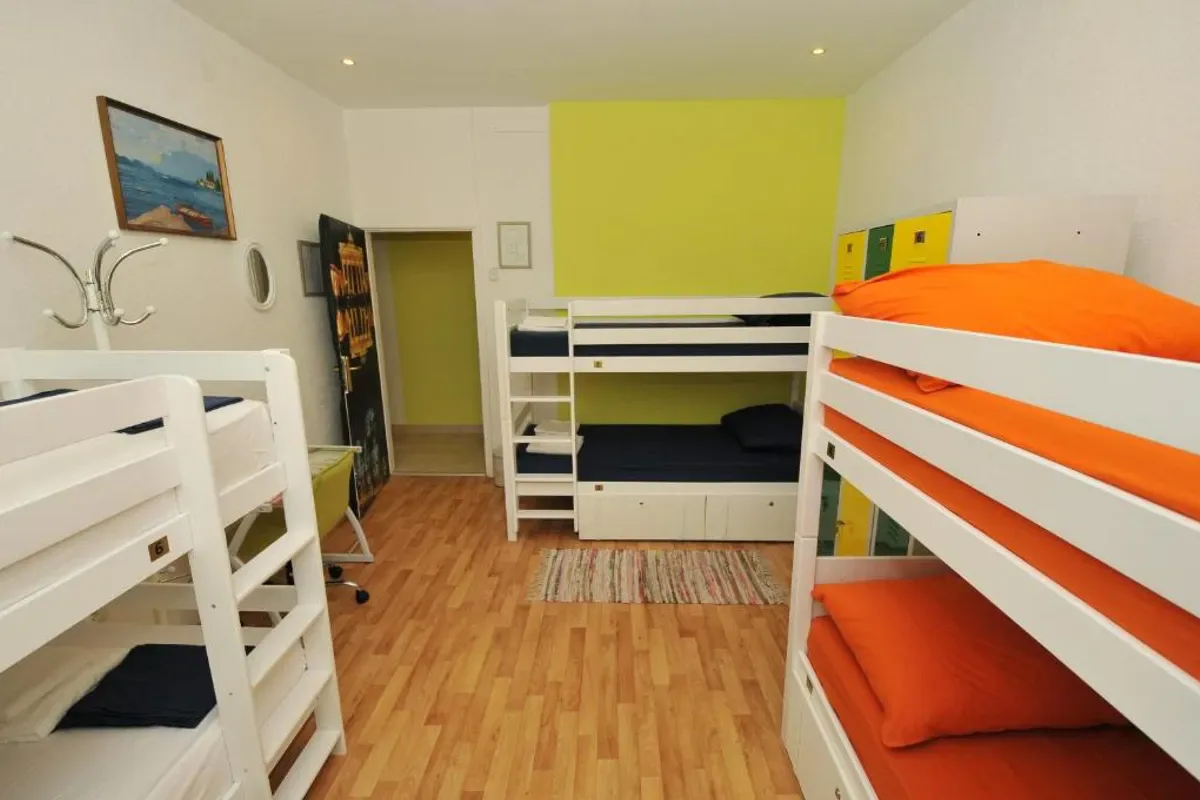 Oasis Hostel photo 2