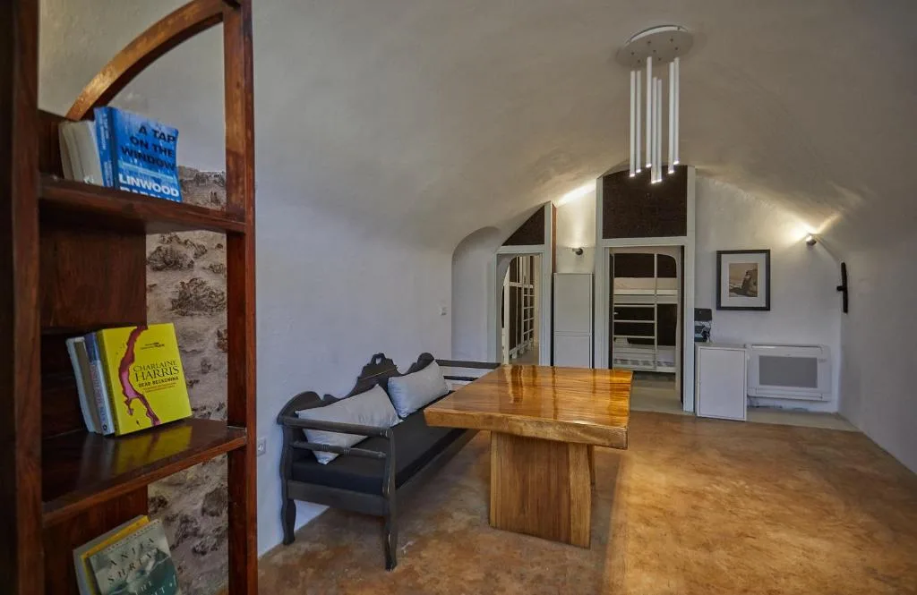 Hostel 16 Oia photo 4