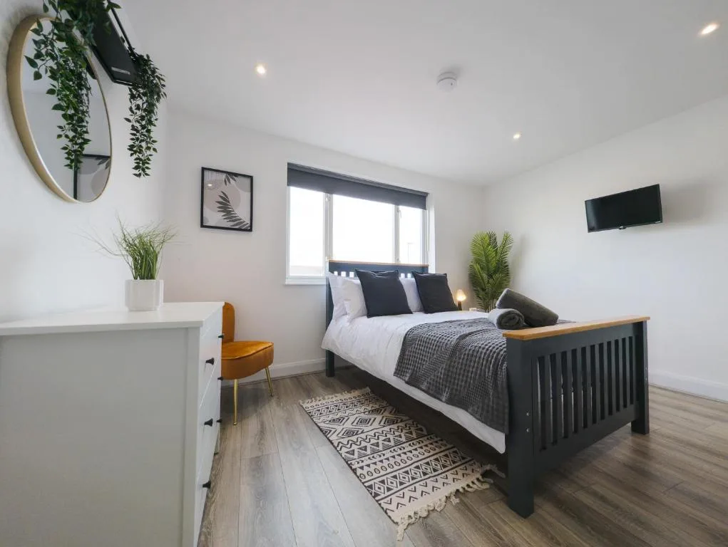 WorkStay Portsmouth Rooms with Ensuite & Shared Bathrooms