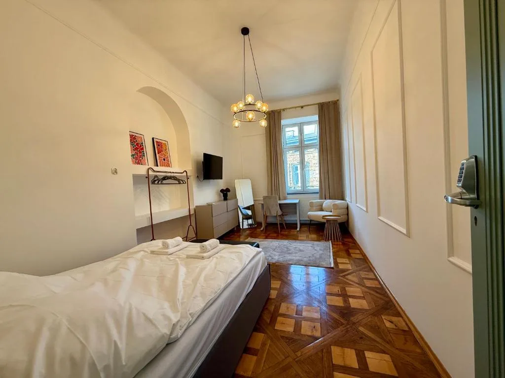 Vintage Rooms
