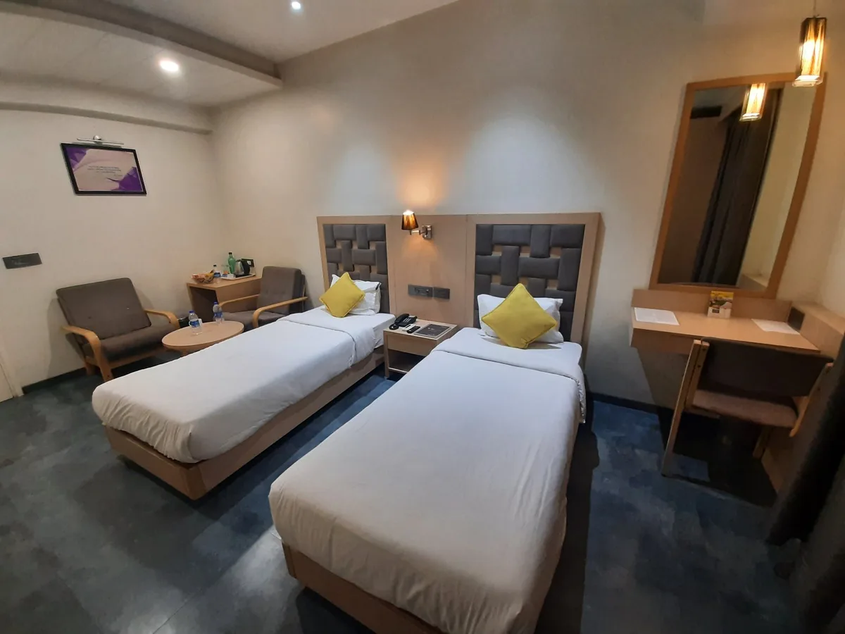 Hotel Sifat International Surat photo 4