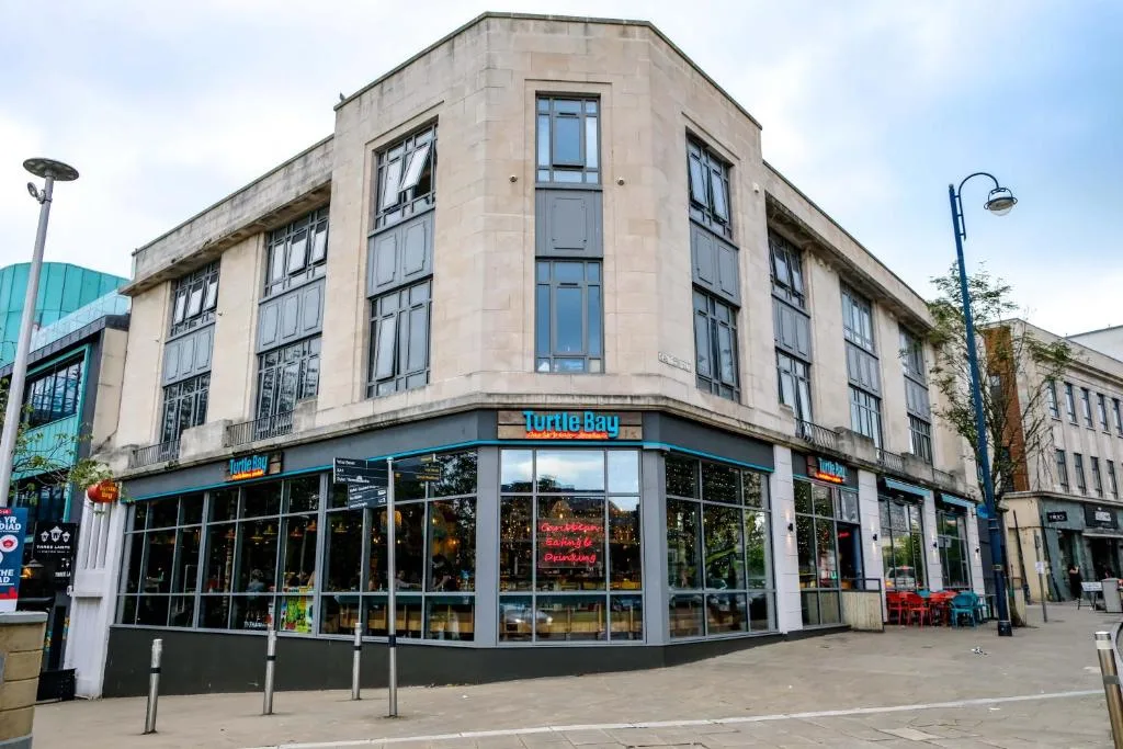 Cwtsh Hostel Central Swansea, Social & Modern, Near Train Station