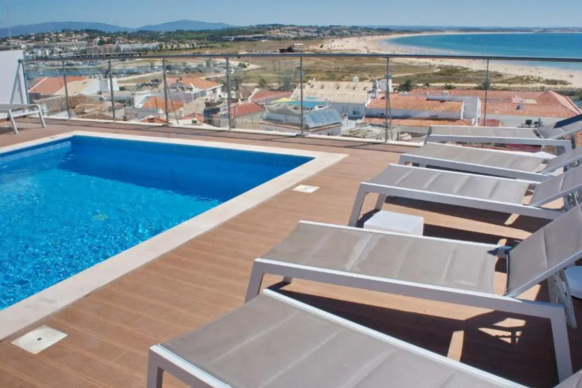 Topcity Hostel & Suites
