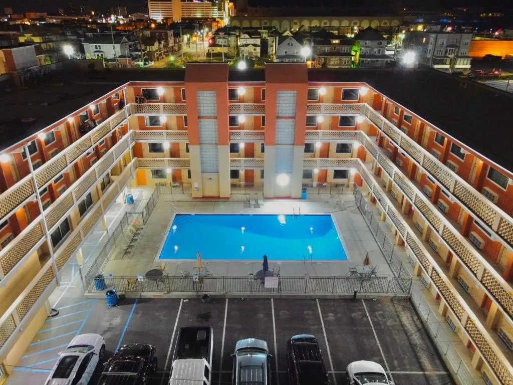Clarion Inn Atlantic City - Beach and Boardwalk — 1