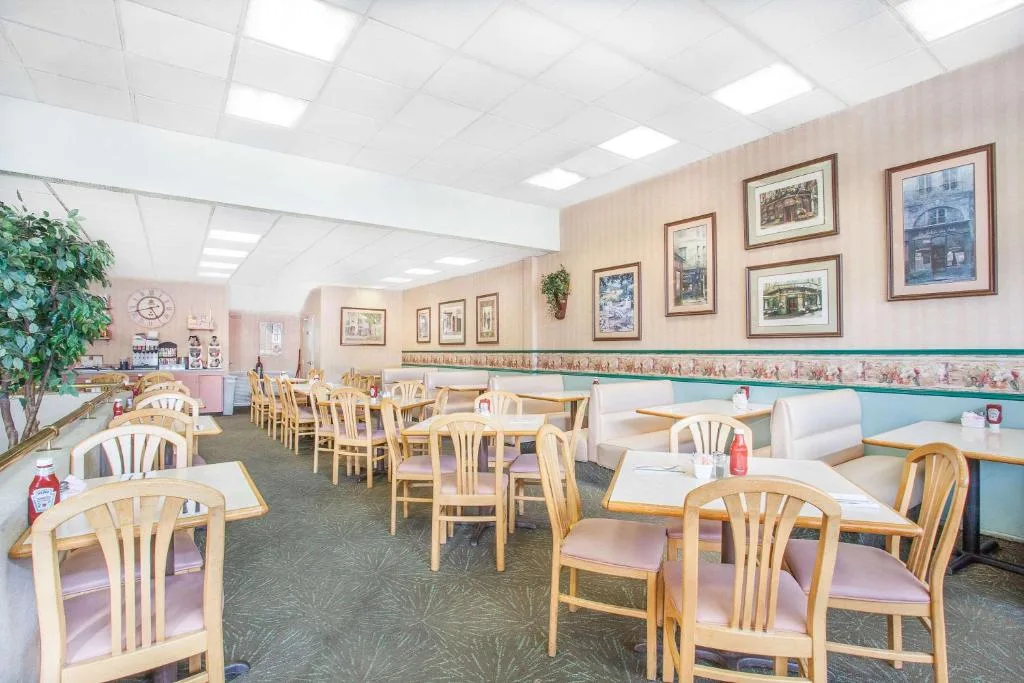 Howard Johnson by Wyndham Atlantic City — 5