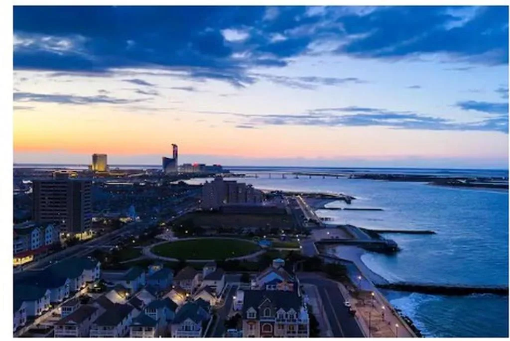 Serenity Escapes Waterfront Atlantic City Condo with Balcony & Free Parking — 1