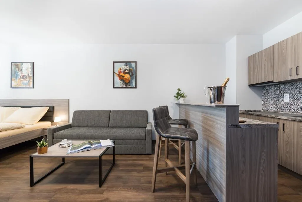 Barok Hotel and Apartments — 5