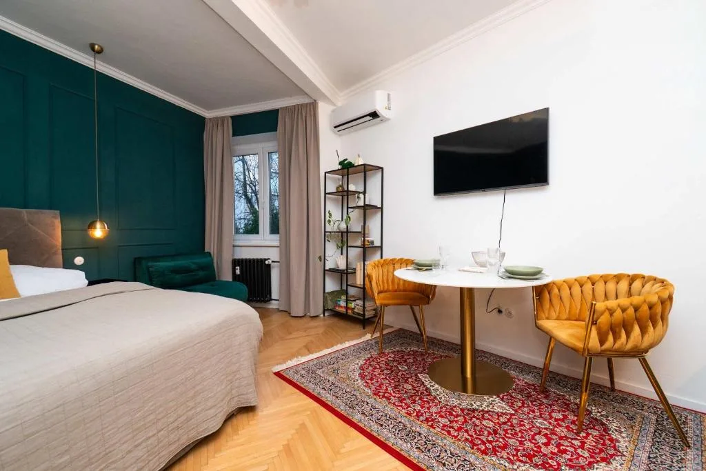 Emerald Boutique & Comfort Studio — 5