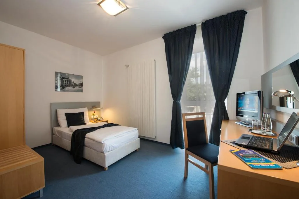 Felicity Garni Hotel — 2