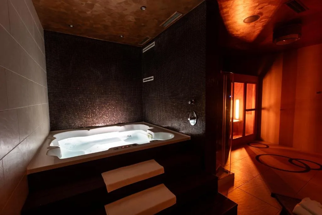 Roset Hotel & Residence — 2
