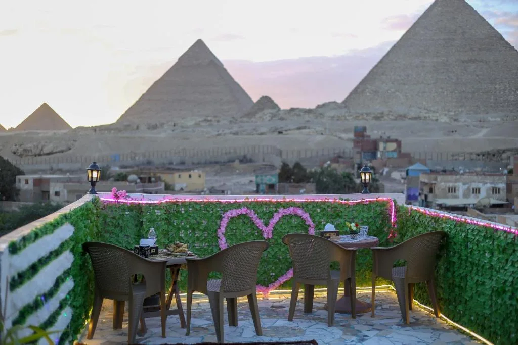 pyramids show inn — 1