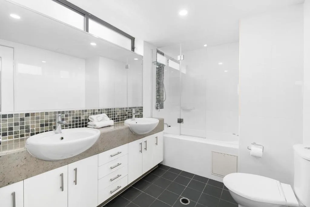 Aqualine Apartments On The Broadwater — 3