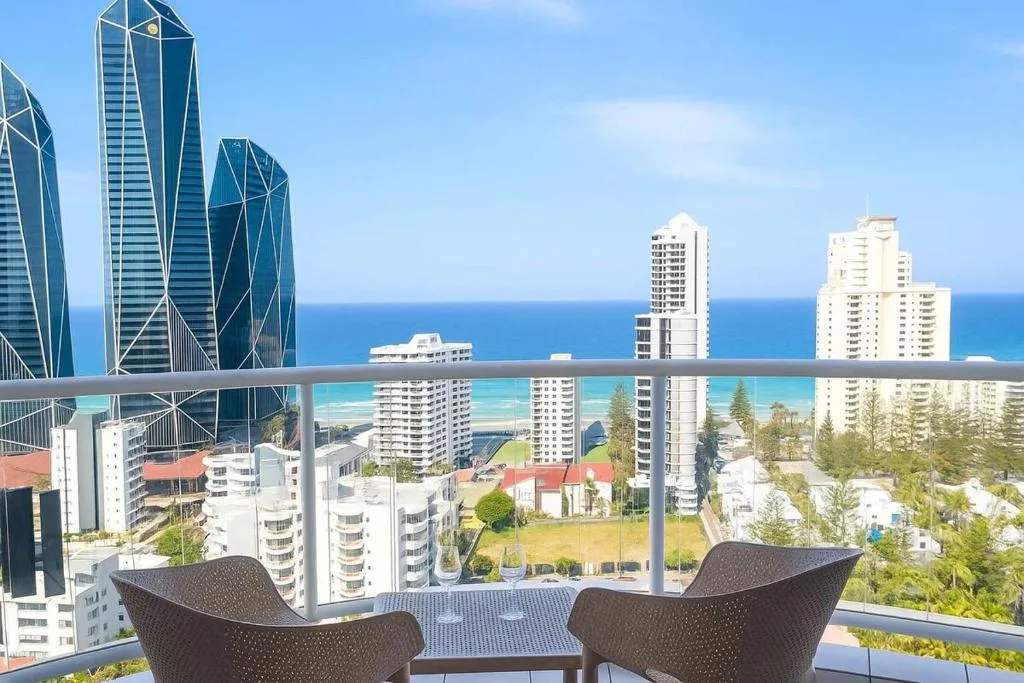 Ocean View Studio Apartment Surfers Paradise - Free Parking