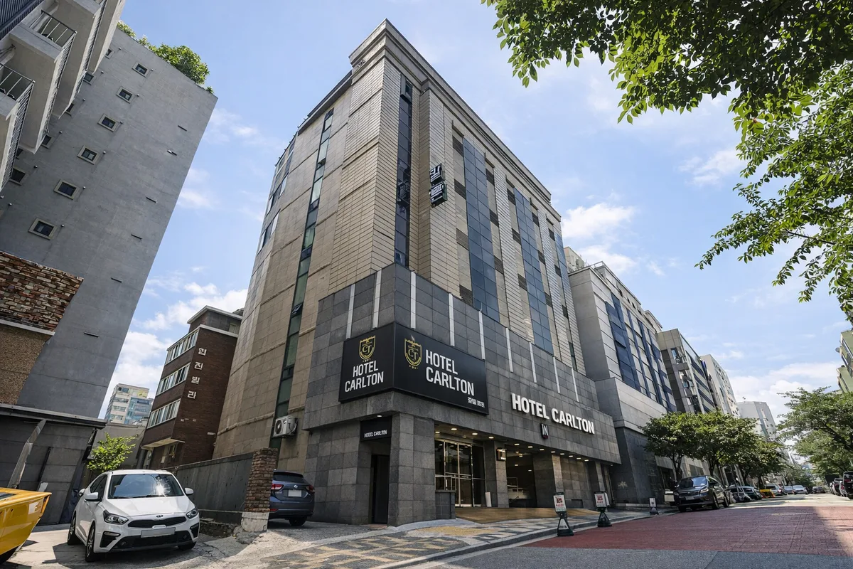 Hotel Carlton — 2