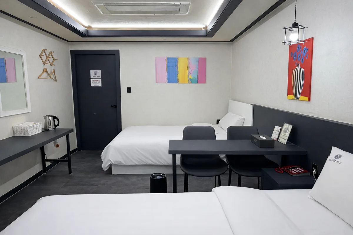 Hotel Carlton — 3