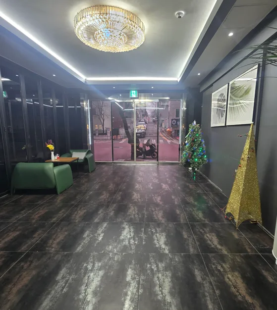 Hotel Carlton — 5