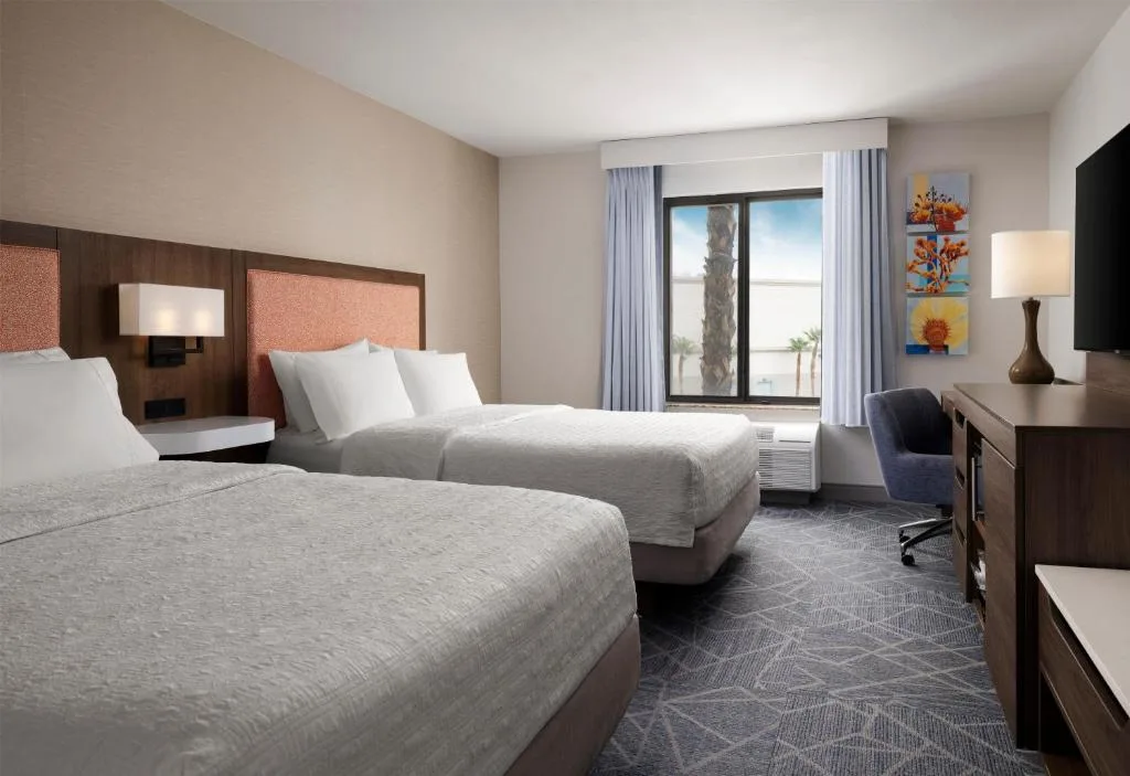Hampton Inn & Suites Las Vegas-Red Rock/Summerlin — 2